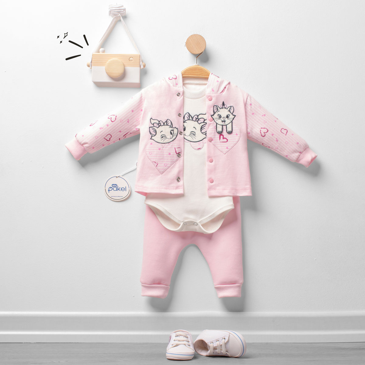 KIZ  MOBİL KEDİLİ ÜÇLÜ TAKIM 2-9  AY